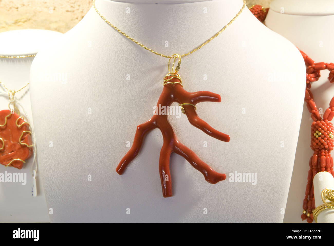 Cerdeña: Alghero - joyas de coral rojo Fotografía de stock - Alamy