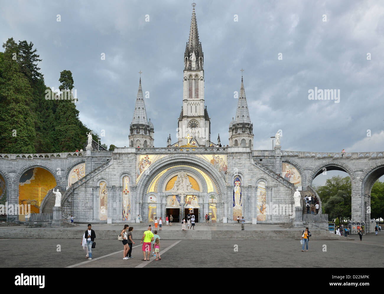 El Santuario de Nuestra Señora de Lourdes Foto de stock