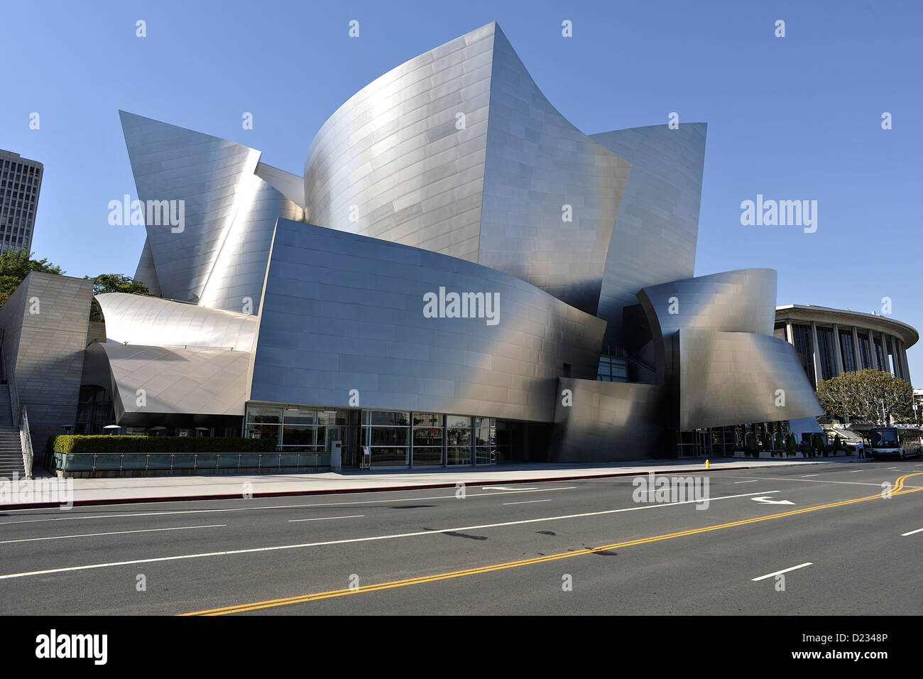 Edificio de Walt Disney Concert Hall, Los Angeles, California, diseñado por Frank O. Gehry. Foto de stock