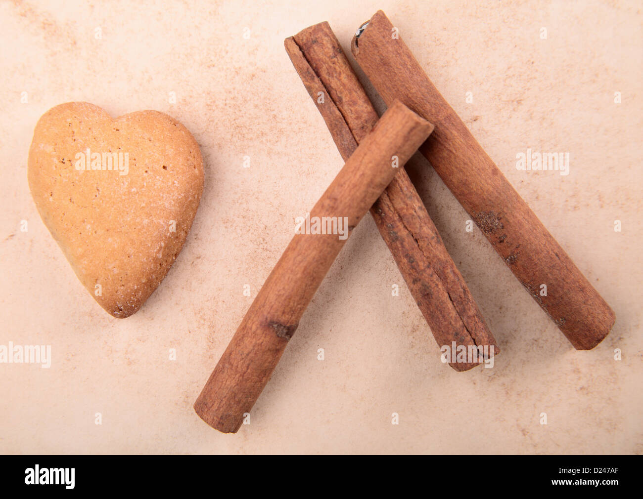 Cookies en forma de corazón canela Foto de stock