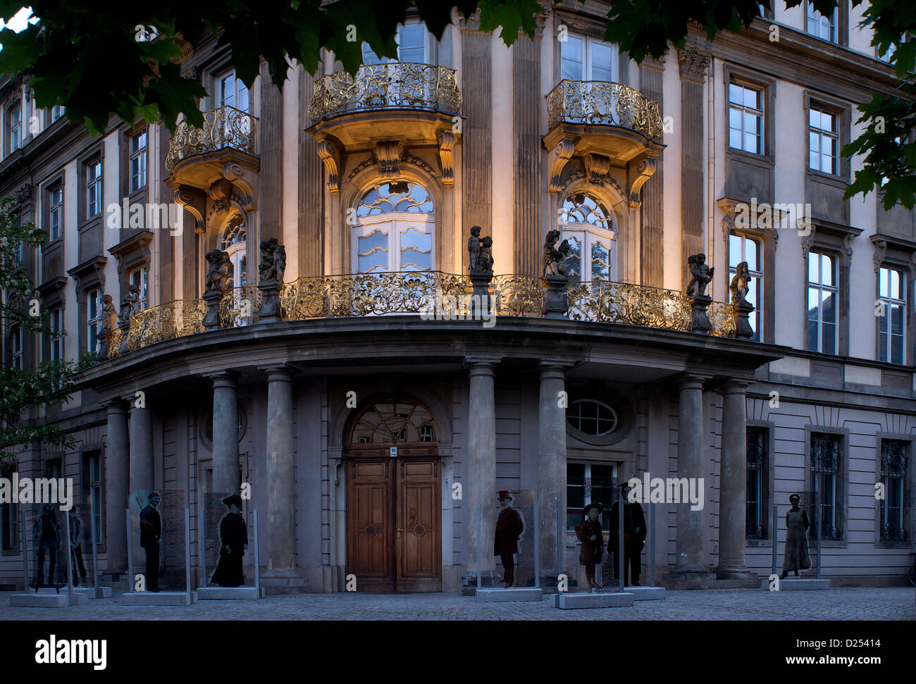 Berlín, Alemania, el Museo del Palacio de Efraín hasta el anochecer  Fotografía de stock - Alamy