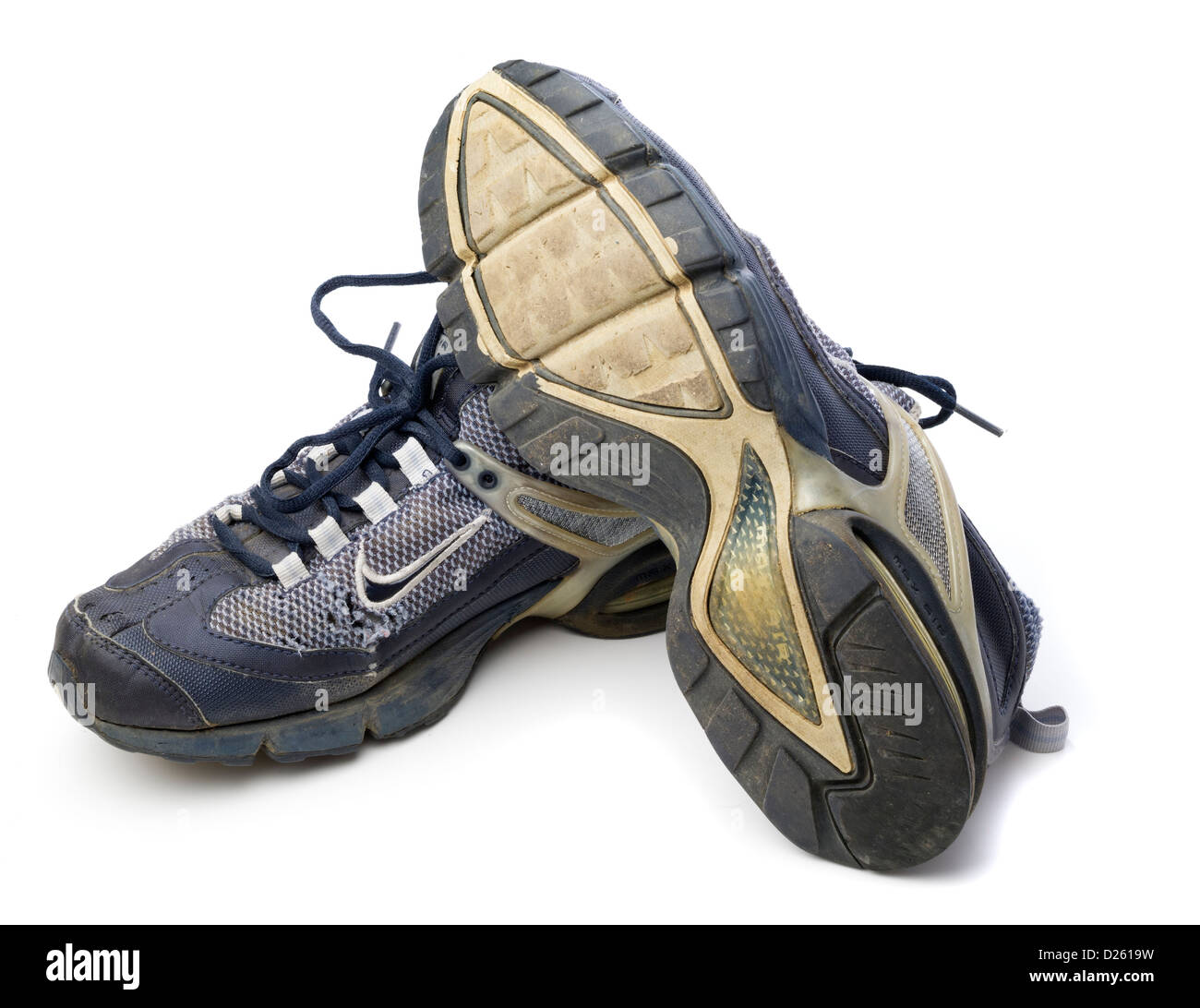 Componer refrigerador Manchuria Un par de viejas zapatillas Nike azul aislado sobre fondo blanco Fotografía  de stock - Alamy