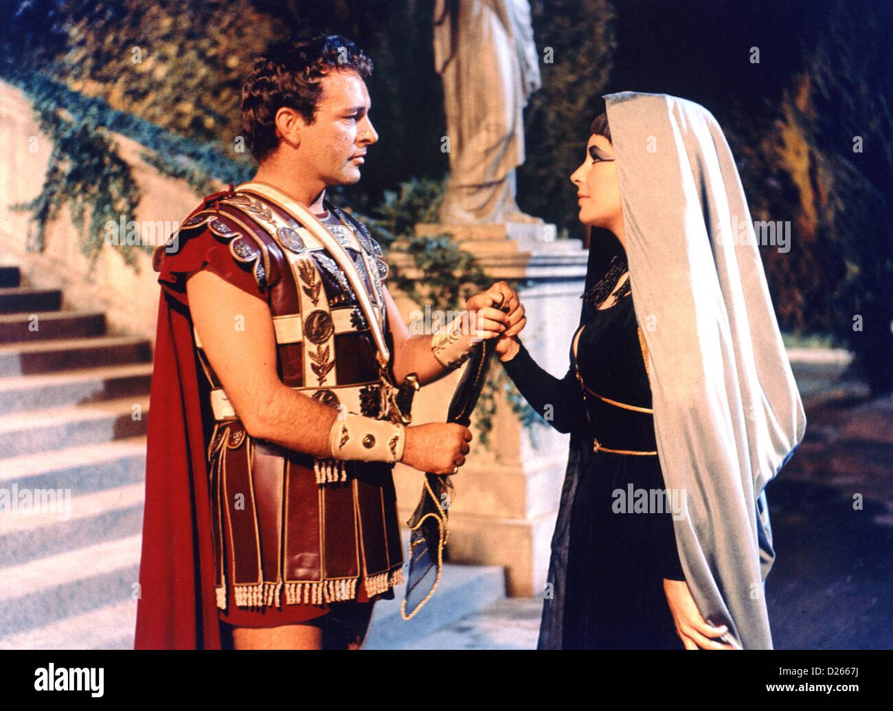 CLEOPATRA 1963 20th Century Fox Film con Elizabeth Taylor y Richard Burton  Fotografía de stock - Alamy