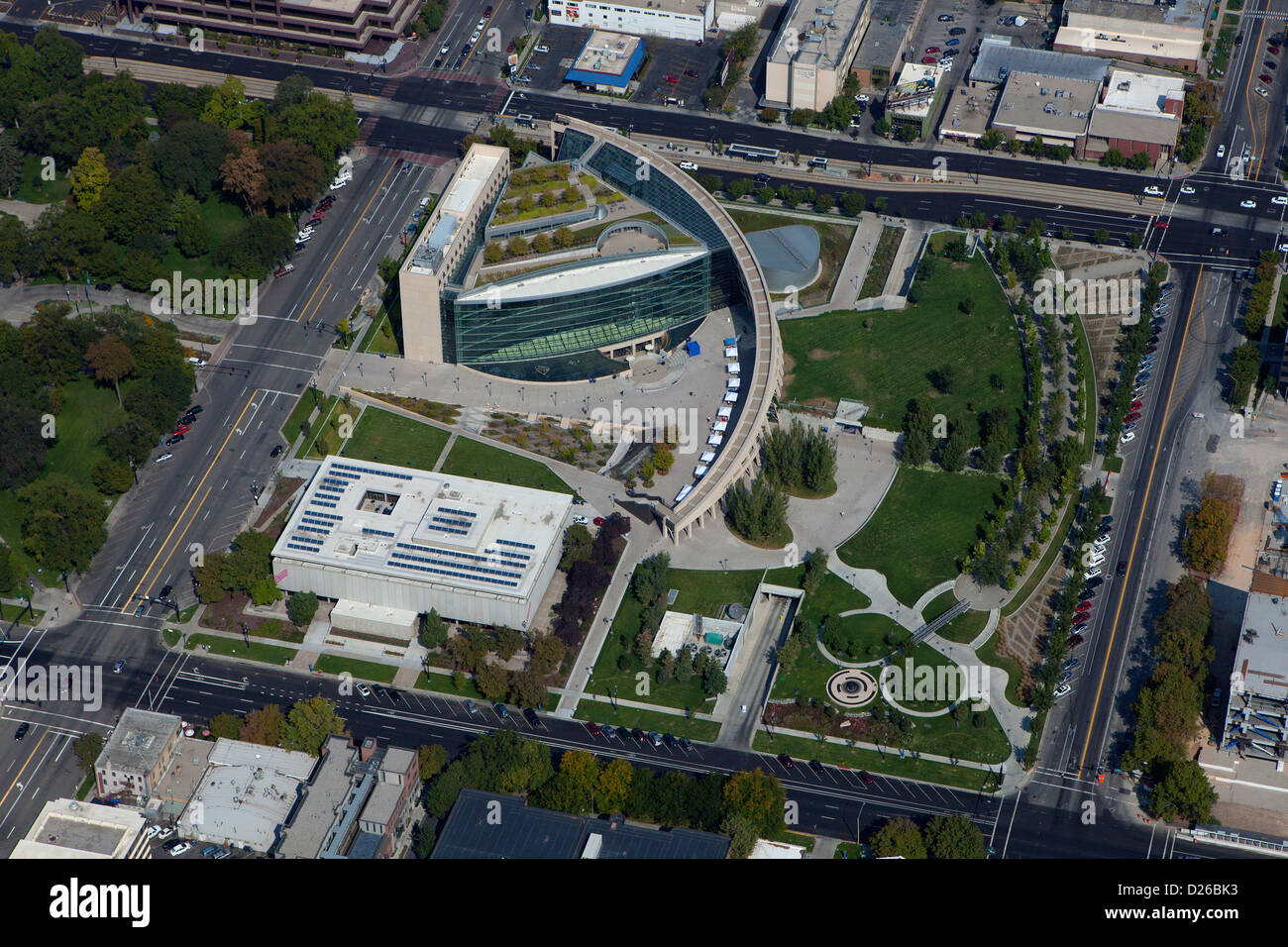 Fotografía aérea de la Biblioteca Pública de Salt Lake City y Leonardo museo de Salt Lake City, Utah Foto de stock
