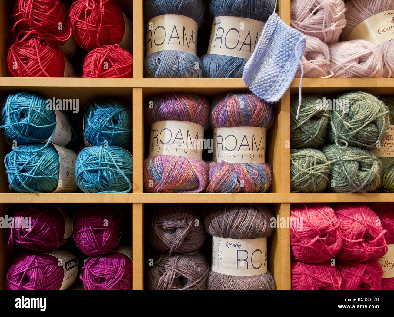 Mercería lanas lana de color mostrar Foto de stock