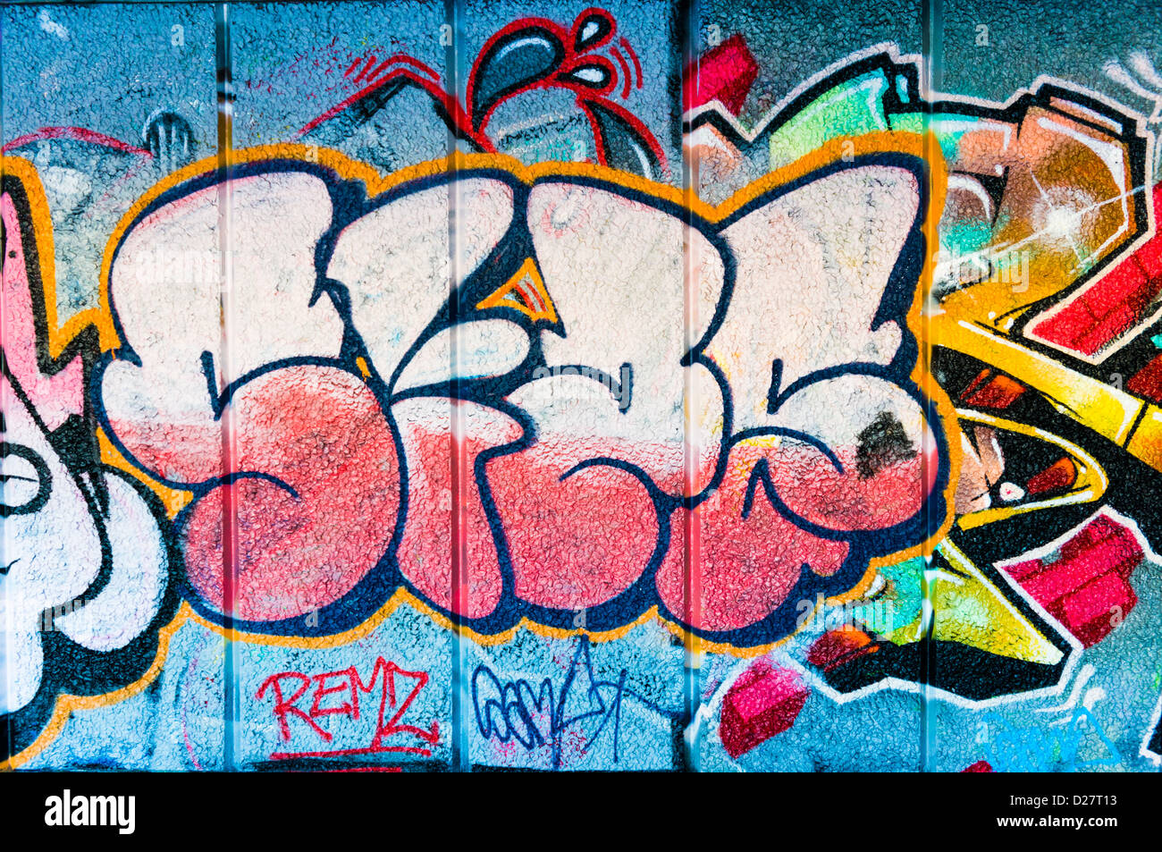 Etiqueta de arte callejero Graffiti en una pared, REINO UNIDO Foto de stock