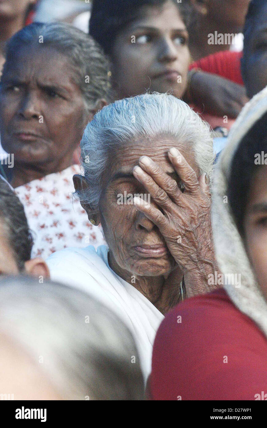 Una mujer de edad que asisten a la huelga de los agricultores europea celebrada en kannur,kerala Foto de stock