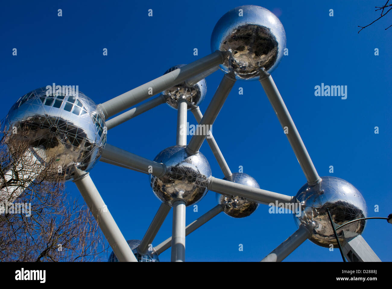 Bolas del Atomium en Bruselas, Bélgica Fotografía de stock - Alamy