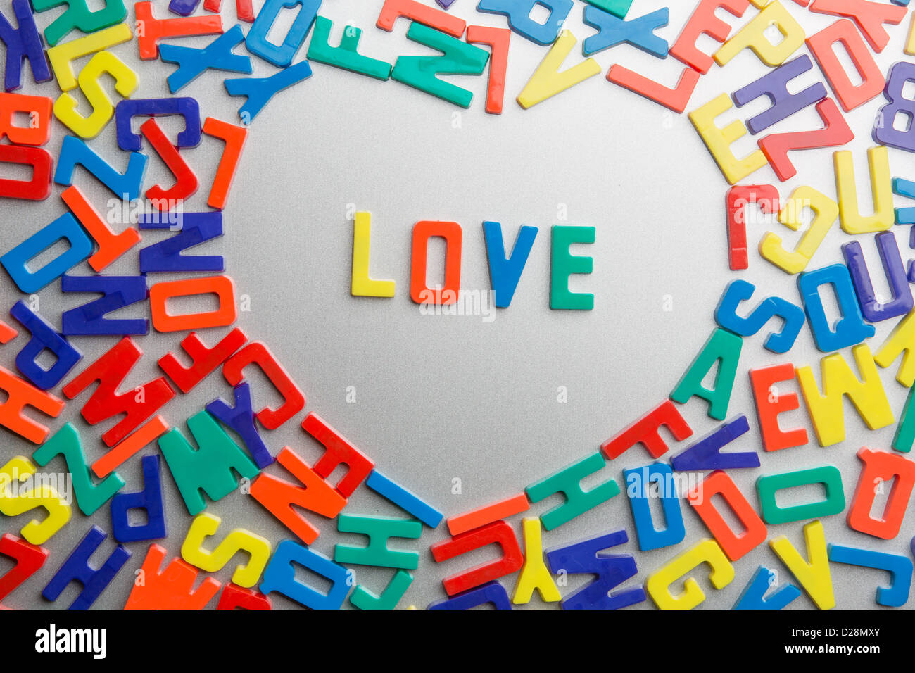Amor' - Imanes mensajes hechizos de un revoltijo de letras Fotografía de  stock - Alamy