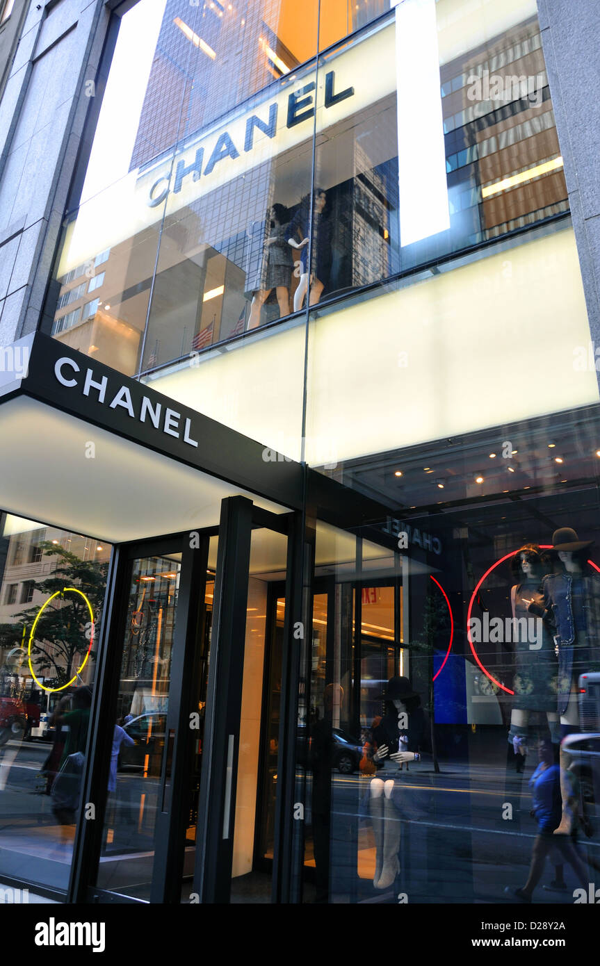 Chanel store fotografías e imágenes de alta resolución - Página 11