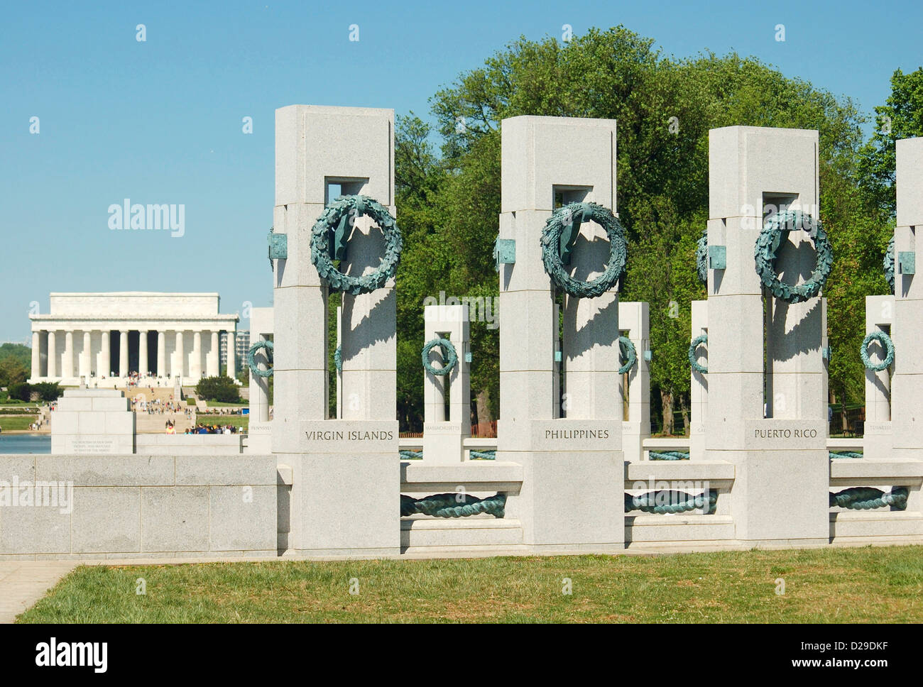 Columnas del Memorial de la Segunda Guerra Mundial en el Mall de Washington. Cada columna representa un estado de EE.UU. Foto de stock