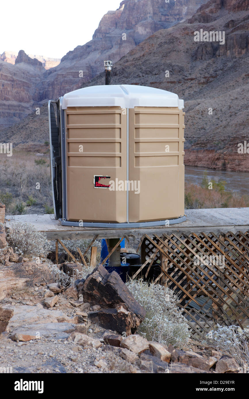 Wc de compostaje en sitio turístico en la base del gran cañón Arizona, EE.UU. Foto de stock