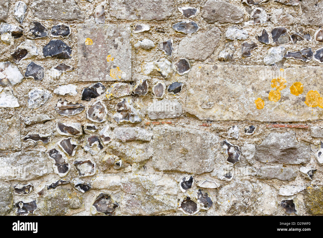 Detalle de la pared de piedra de un castillo medieval. Foto de stock