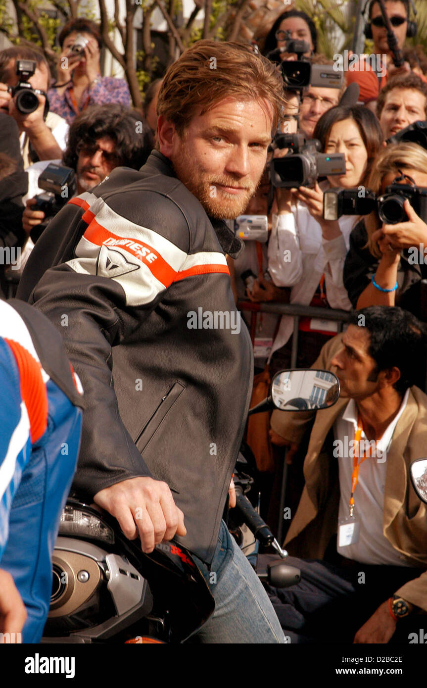 OBE Ewan McGregor, el actor escocés en una moto, Cannes, al sur de Francia. Foto de stock