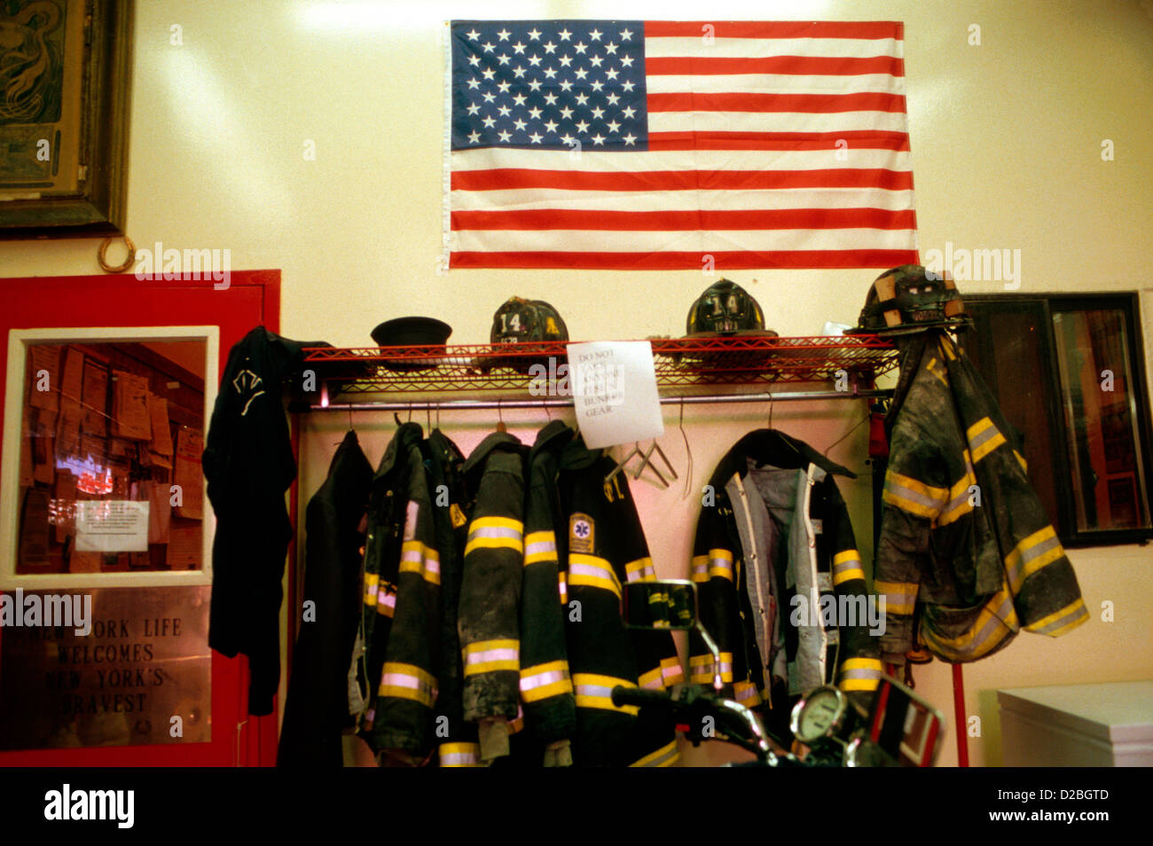 La Ciudad de Nueva York, 9/11/2001. Interior de la estación de bomberos #14 Foto de stock