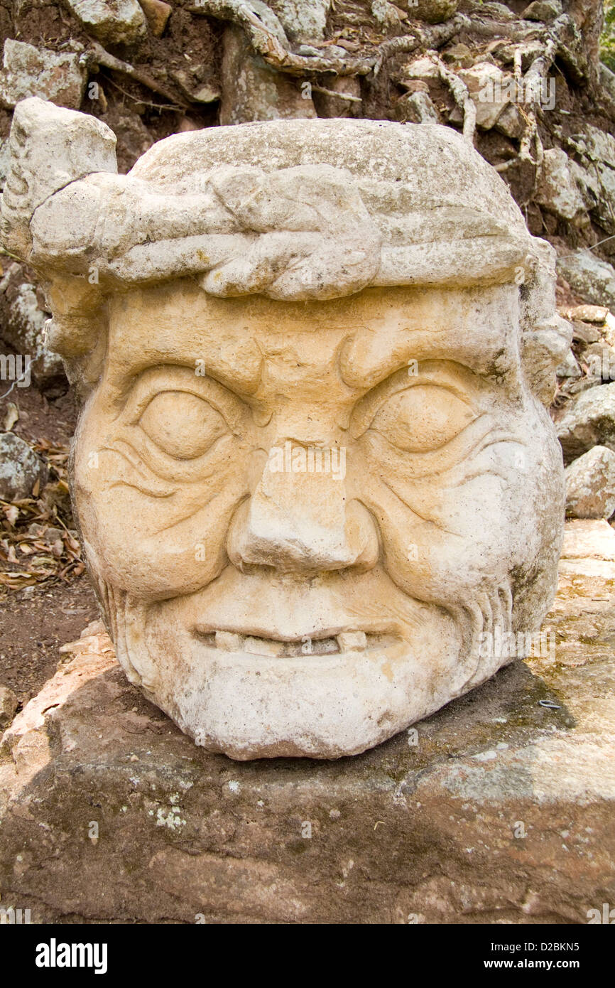Honduras, Copán. Ruinas mayas, esculturas de piedra talladas Foto de stock
