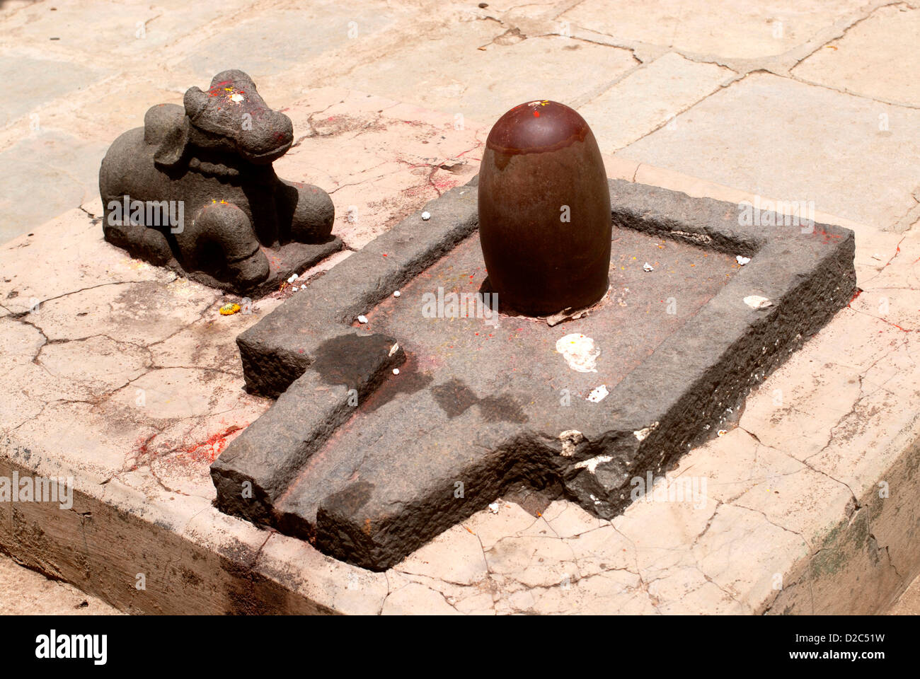 Pindi y Nandi, el Señor Shiva con el toro, Vajreshwari, distrito de Thane, Maharashtra, India, Asia Foto de stock