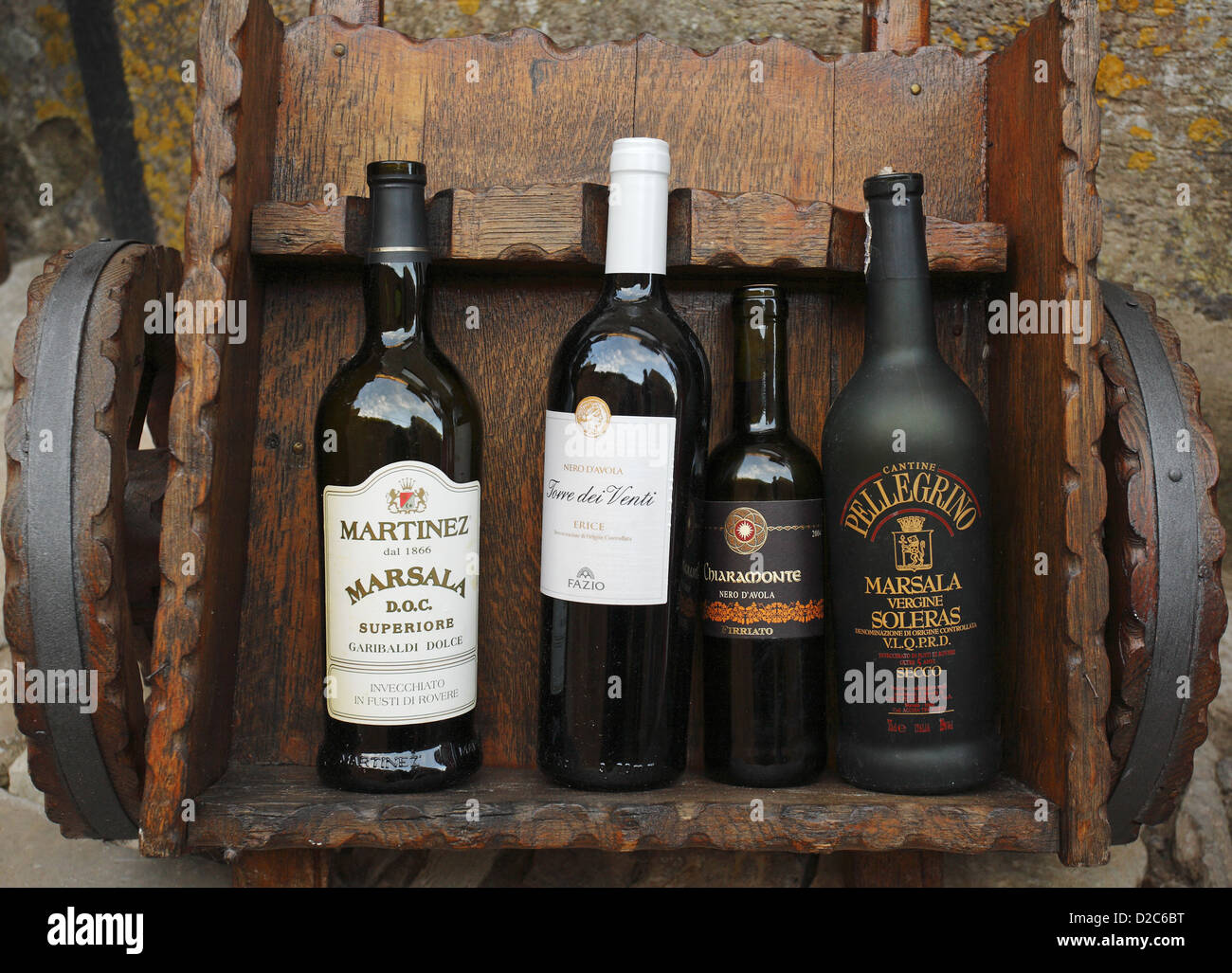 Marsala bottle fotografías e imágenes de alta resolución - Alamy