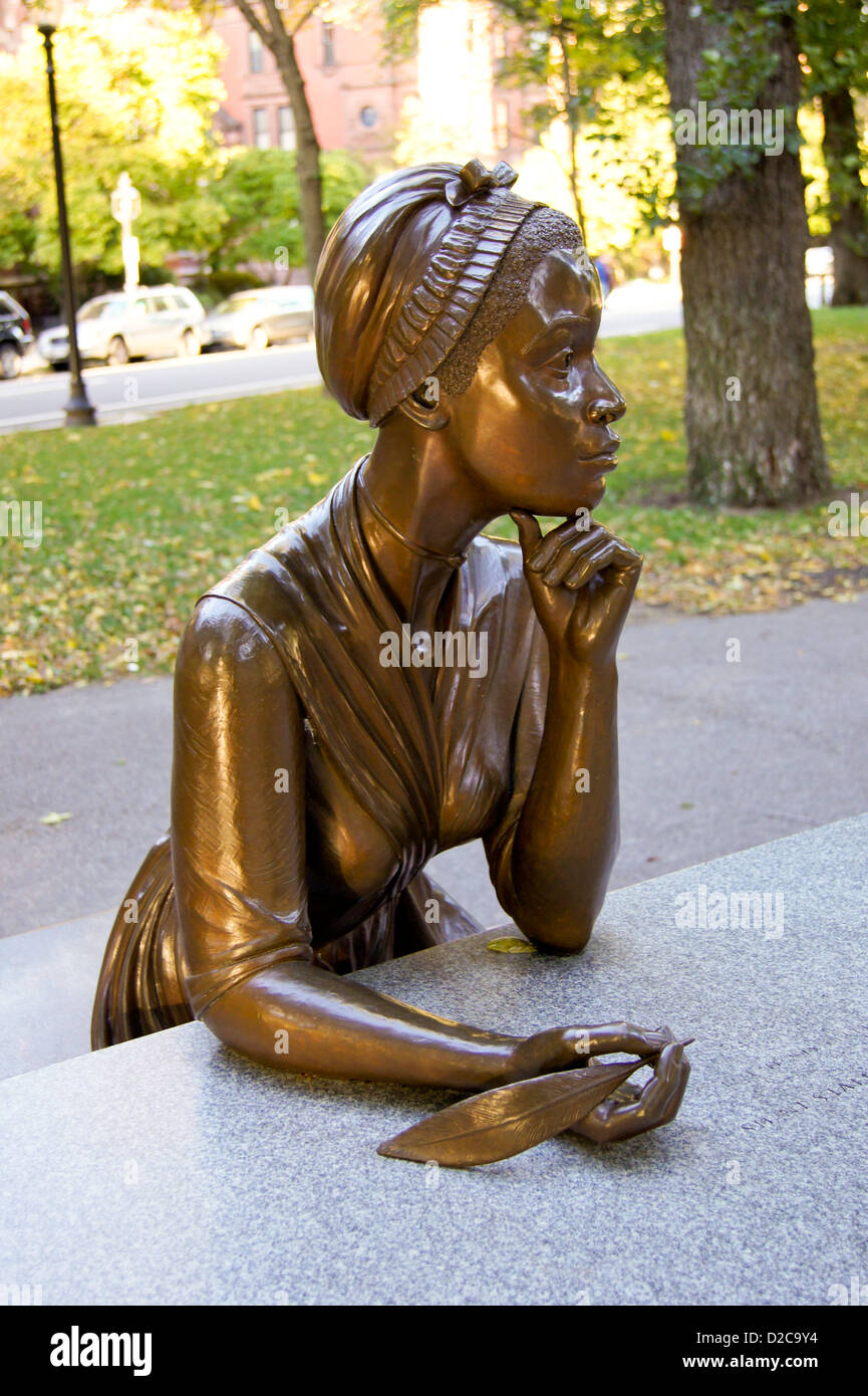 Boston Massachusetts estatua poeta Phillis Wheatley (1753 - 5 de diciembre de 1784) esclavizados la edad de ocho años es ampliamente conocido como primera Foto de stock