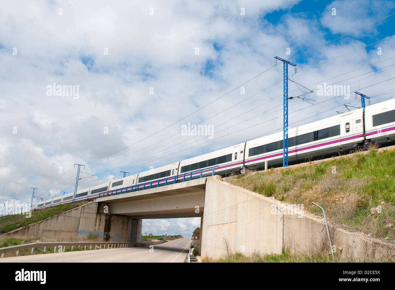 Tren español rapido fotografías e imágenes de alta resolución - Alamy