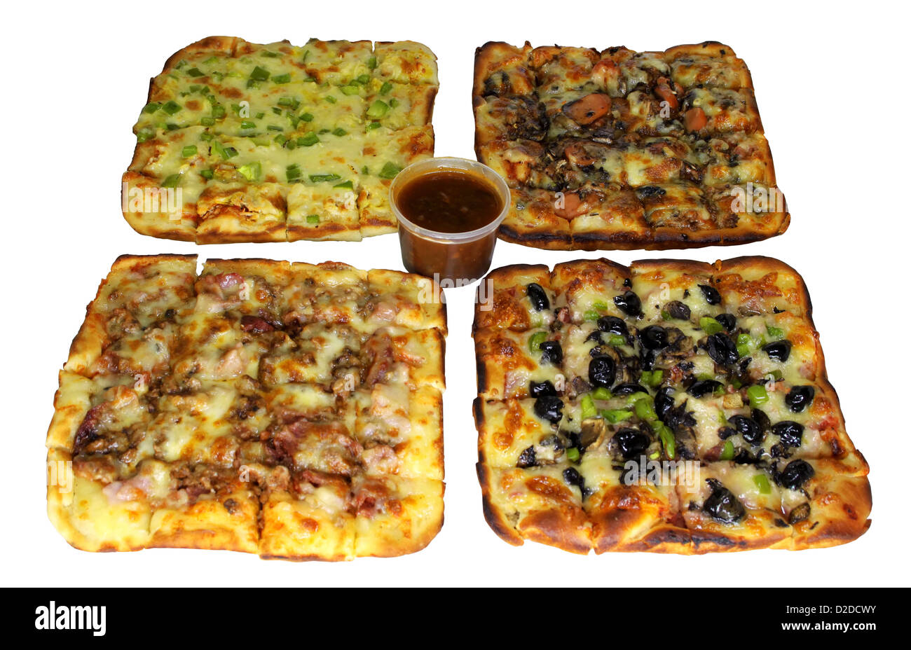 Cuatro cuadrados aislada Combo de Pizza con la salsa en el recipiente  Fotografía de stock - Alamy