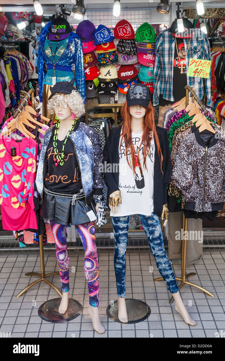 Japón, Honshu, Kanto, Tokio, Harajuku, Takeshita Dori, tienda de ropa  mostrar Fotografía de stock - Alamy