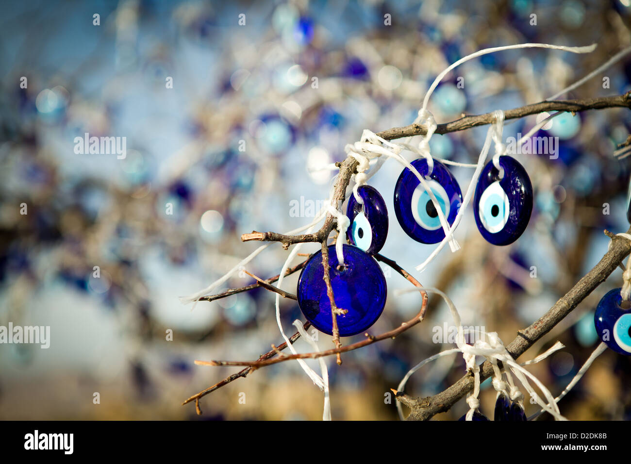 Nazar adornos con forma de ojo, amuletos, utilizado para proteger contra el  mal de ojo, Cappadocia, Turquía, Asia Fotografía de stock - Alamy