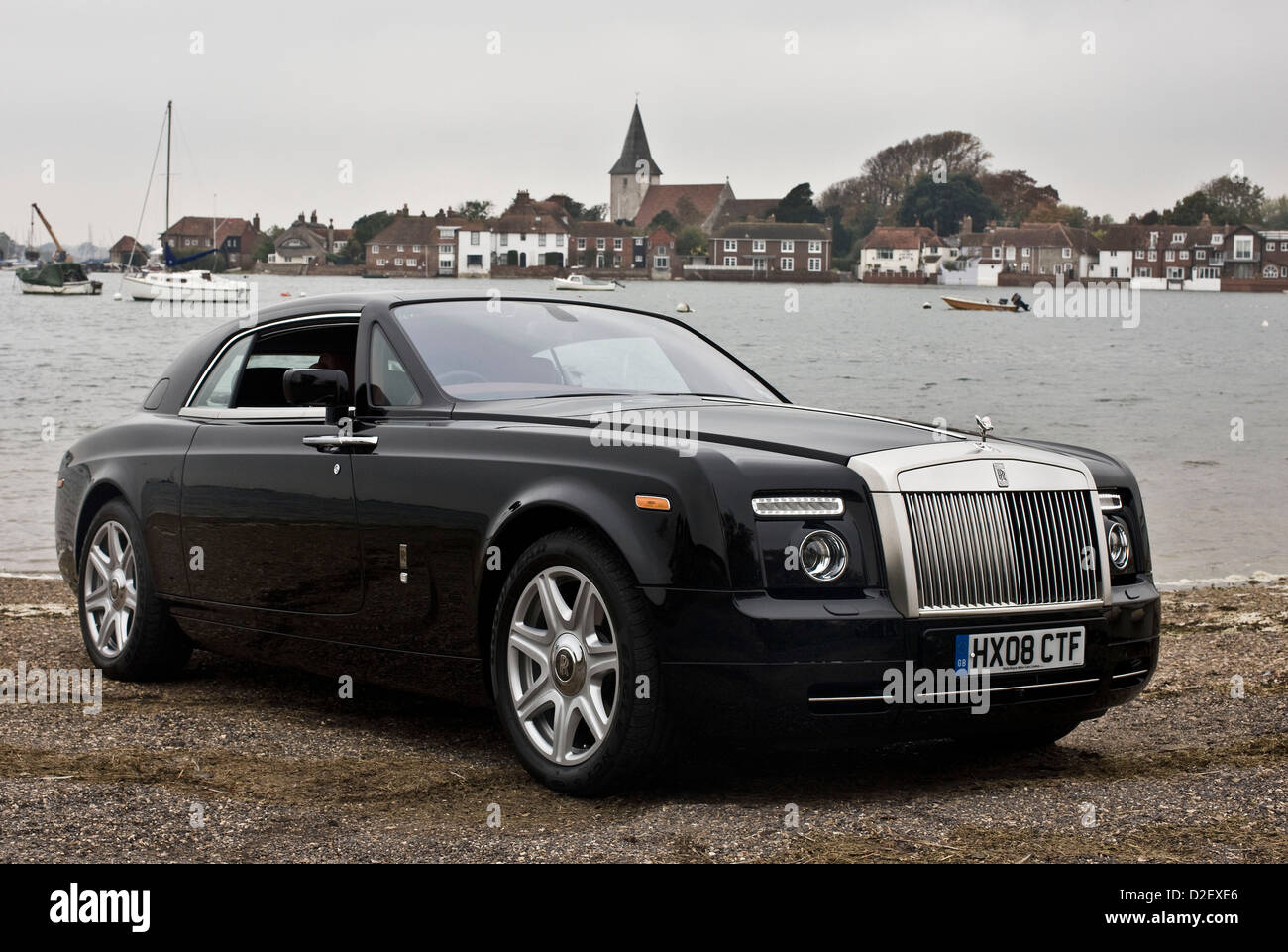 Rolls-Royce Phantom Coupe, el coche de lujo artesanal británico Foto de stock
