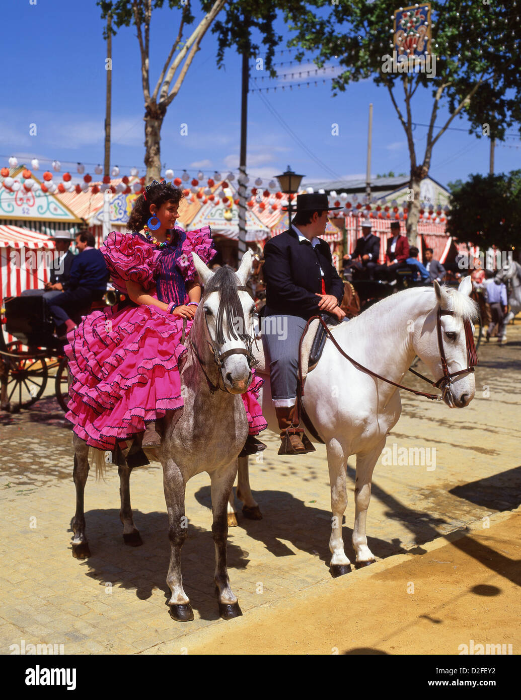 Feria De Abril De Utrera En La Decoración Y Los Caballos De Sevilla Foto de  archivo - Imagen de ambiente, traje: 77843608