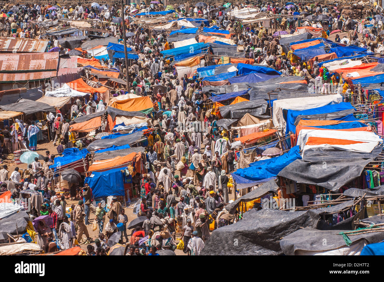 Concurrido mercado de Lalibela, la región de Amhara, en el norte de Etiopía Foto de stock