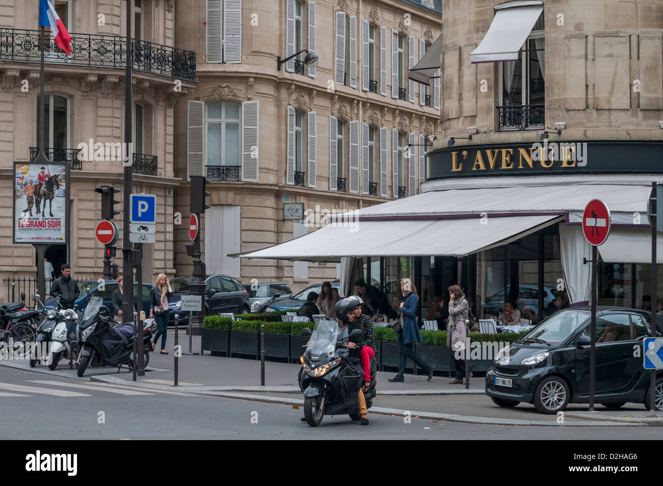 Avenue montaigne paris fotografías e imágenes de alta resolución Alamy