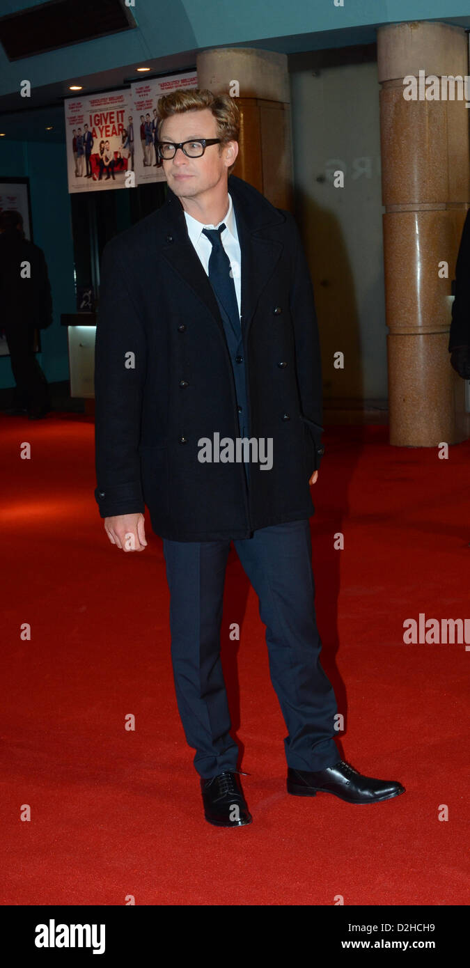 El 24 de enero de 2013: Simon Baker atiende el estreno europeo de "Le doy un año' en el Leicester Square de Londres, London, UK Foto de stock