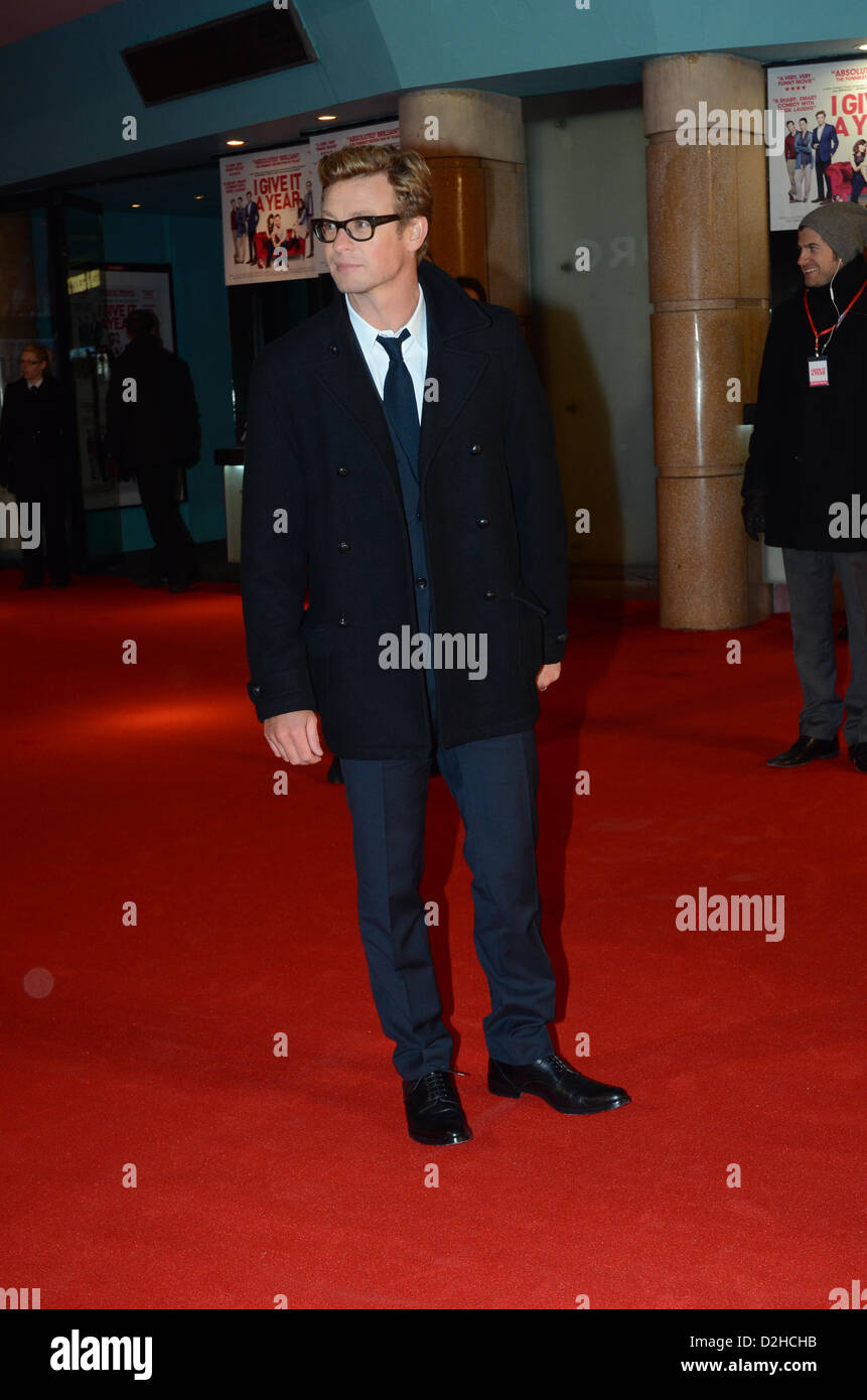 El 24 de enero de 2013: Simon Baker atiende el estreno europeo de "Le doy un año' en el Leicester Square de Londres, London, UK Foto de stock