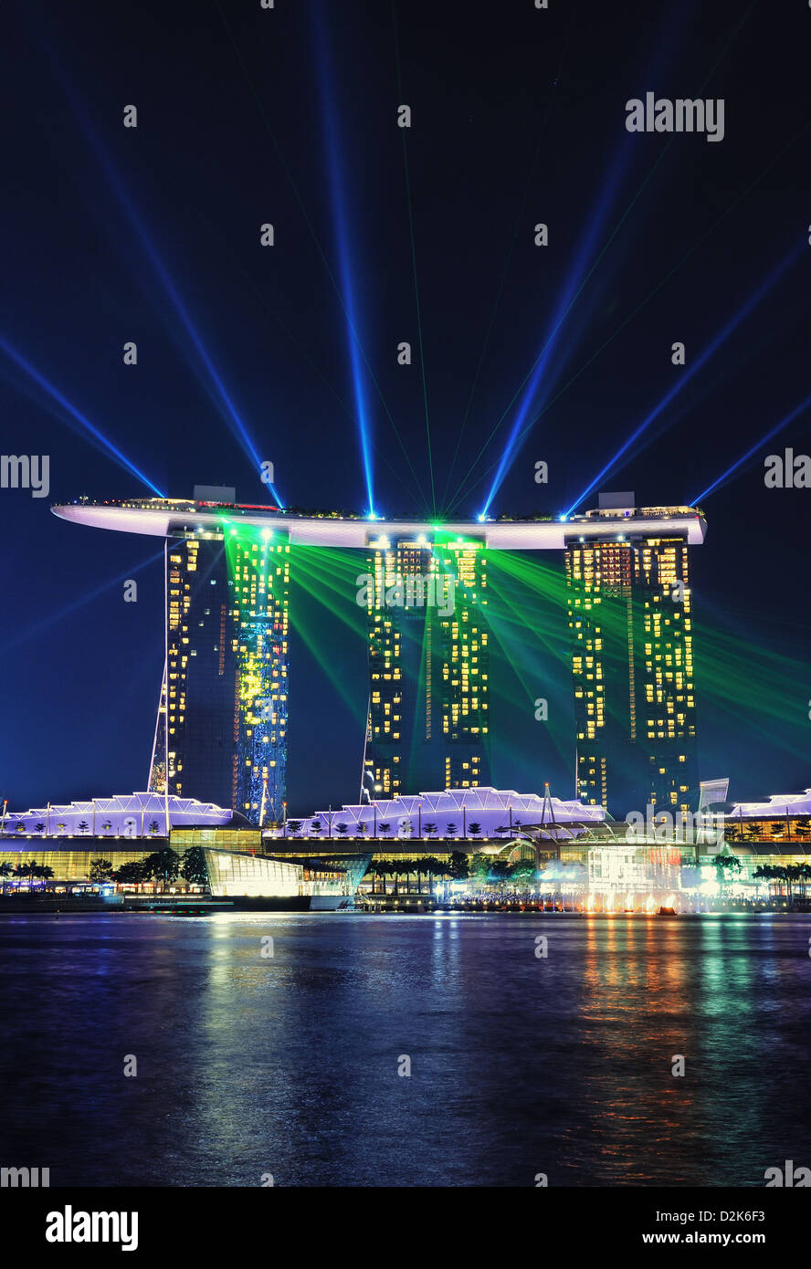 Maravilla" completa el espectáculo de luces en Marina Bay Sands Hotel de  Singapur Fotografía de stock - Alamy