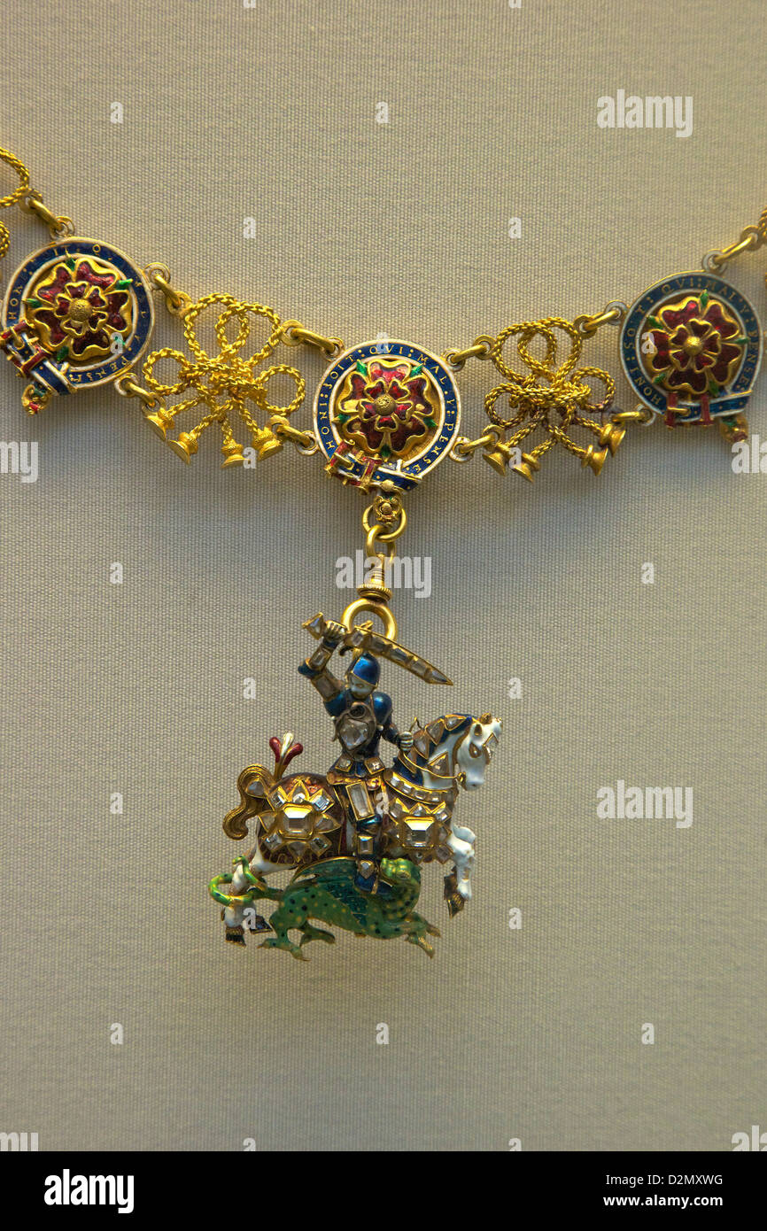Orden de la Garter, Gran Jorge, oro esmaltado San Jorge y Dragón conjunto con diamantes, Museo Británico, Londres, Inglaterra, Reino Unido, Foto de stock