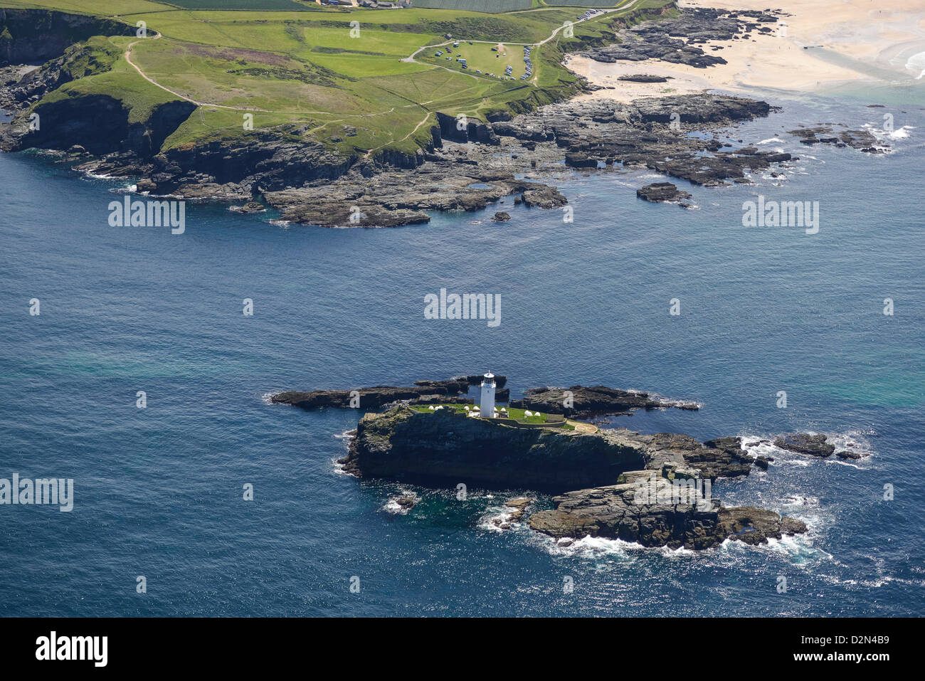 Fotografía aérea de Godrevy Punto y Godrevy Island Lighthouse Foto de stock