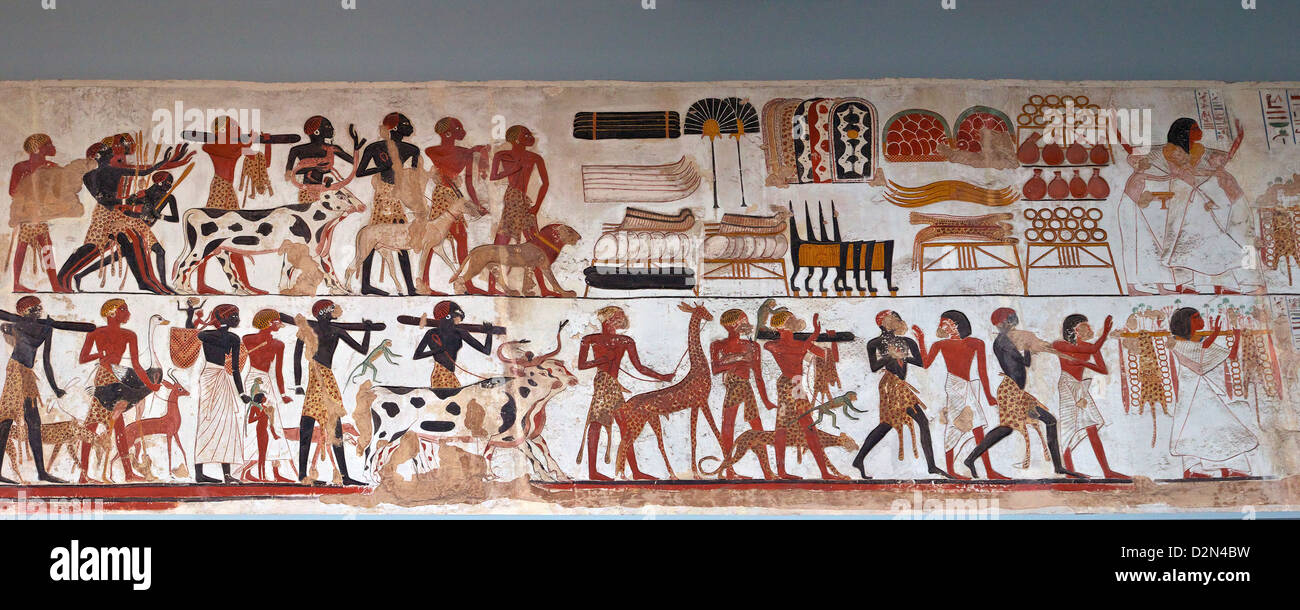 Yeso de alivio del templo de Beit El-Wali, Nubia inferior mostrando Ramsés II recibir regalos, British Museum, Londres, Reino Unido. Foto de stock