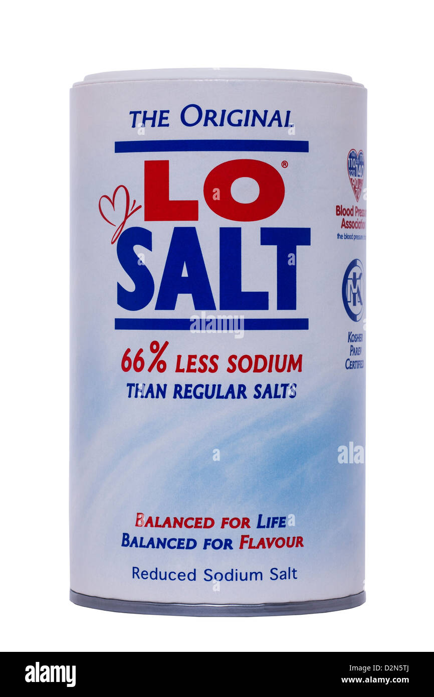 Una tina de lo reducido de sal sal sódica sobre un fondo blanco. Foto de stock