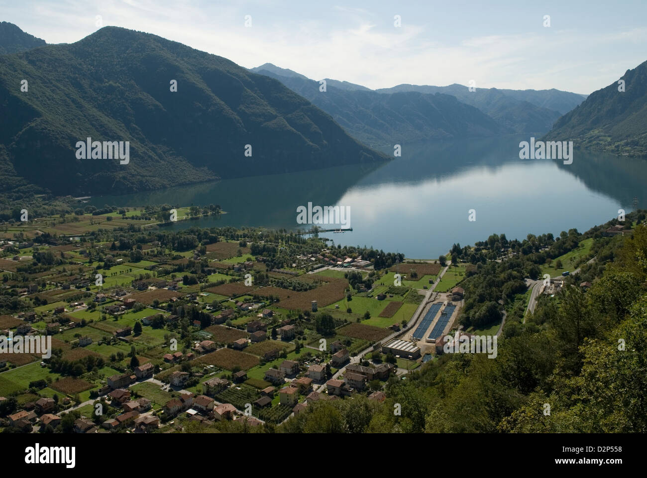 El lago Idro Lombardía Italia Viajes turismo Foto de stock