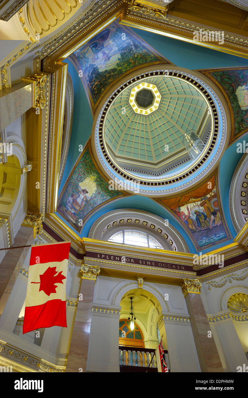 La cúpula de la rotonda en edificios legislativas provinciales de la ciudad capital de Victoria, British Columbia, Canadá. Foto de stock