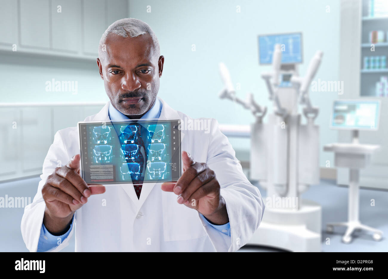 Doctor negro mirando tableta digital Foto de stock