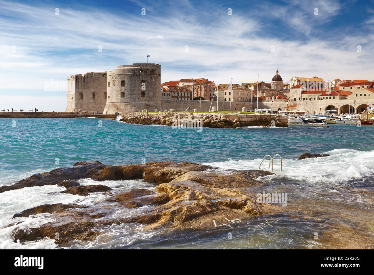 Ciudad vieja de Dubrovnik, Croacia, en el Harbour View Foto de stock