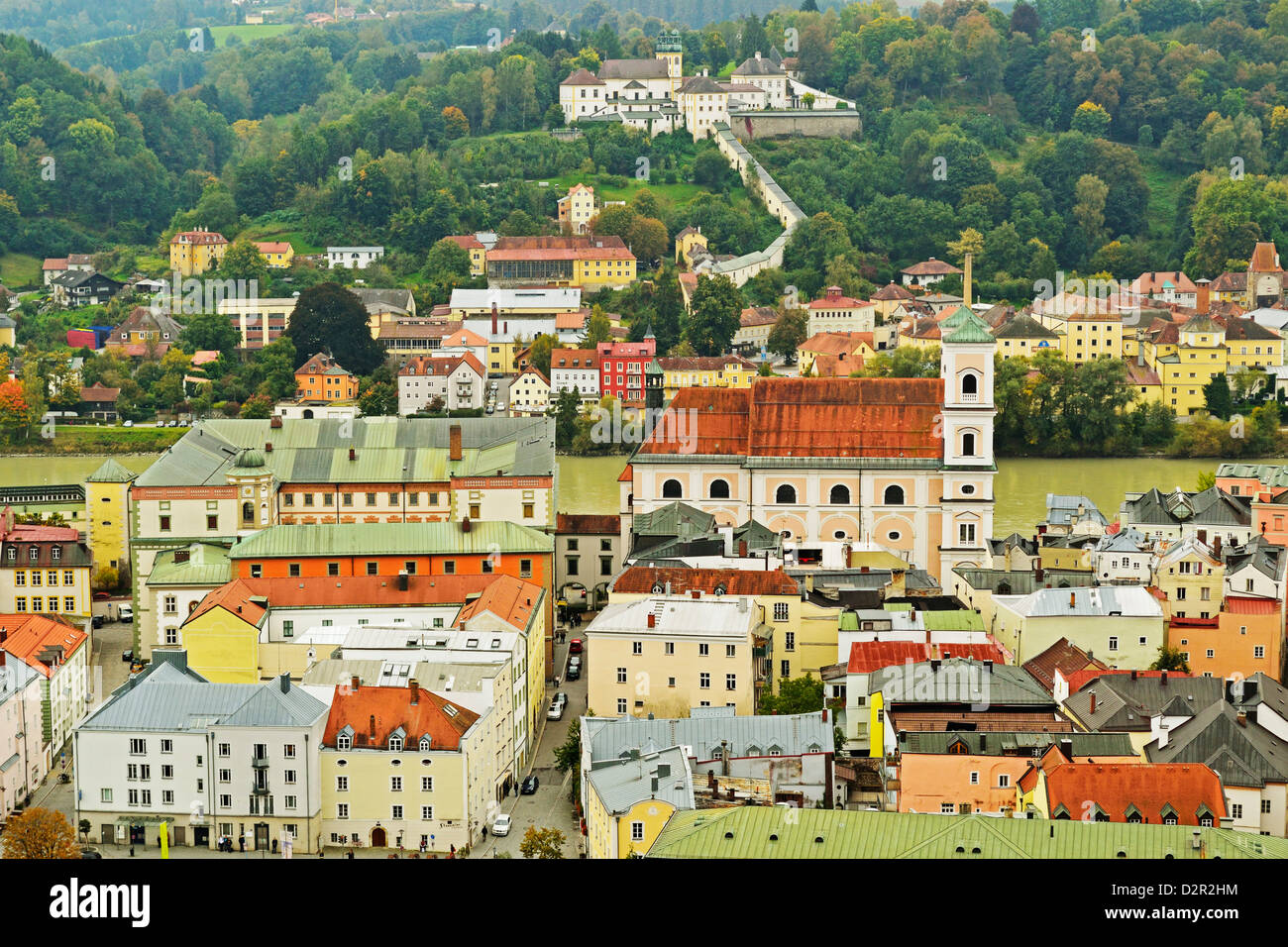 Vista de Passau con River Inn, Baviera, Alemania, Europa Foto de stock