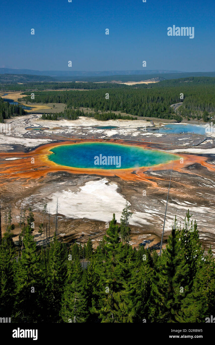 Grand Prismatic Spring, Midway Geyser Basin, el Parque Nacional Yellowstone, Wyoming, EE.UU. Foto de stock