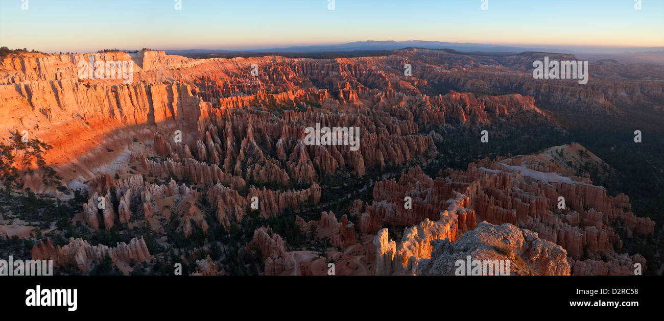 Foto Panorámica del amanecer desde Bryce Point, Bryce Canyon National Park, Utah, Estados Unidos de América, América del Norte Foto de stock