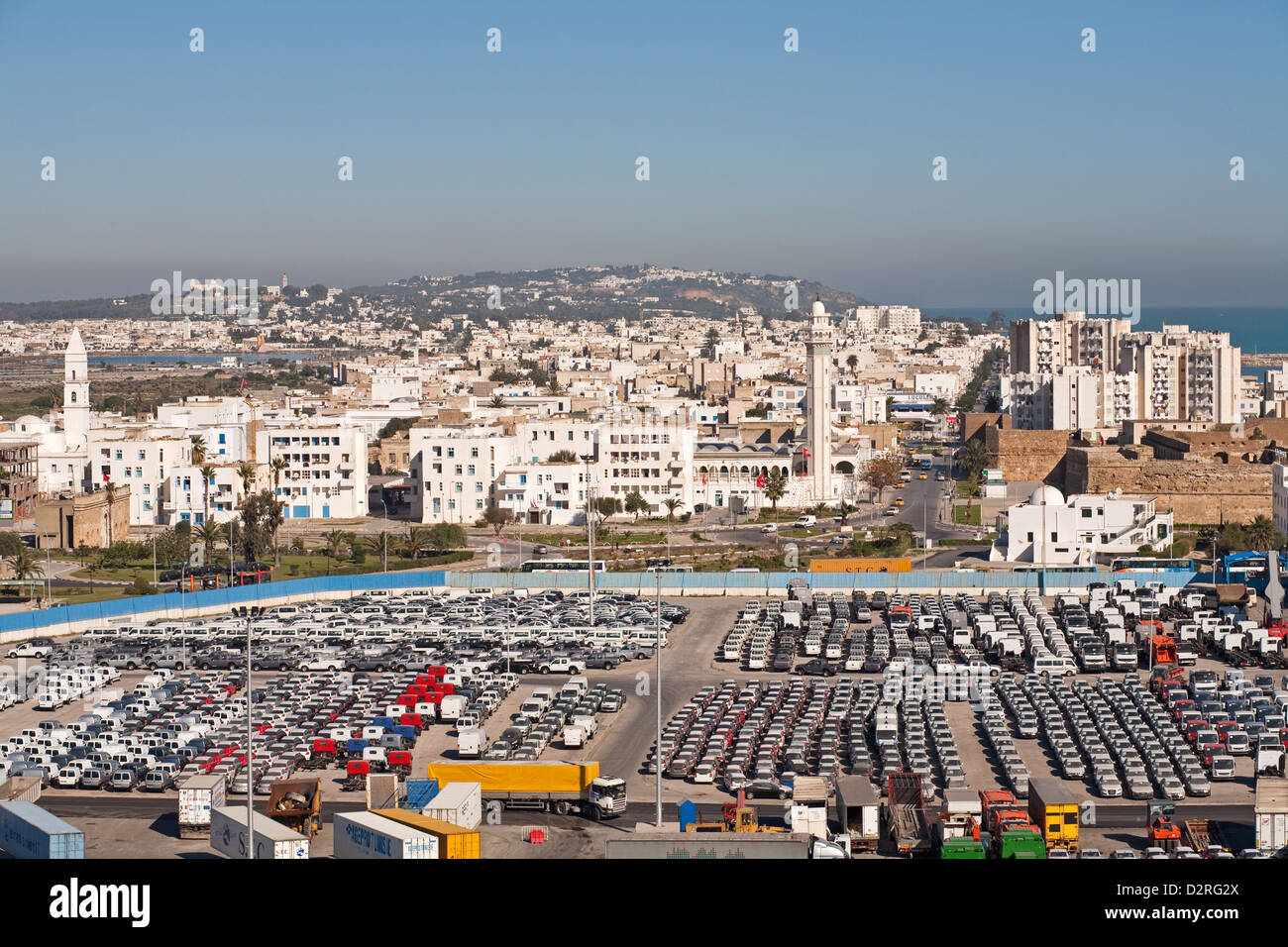 La Goulette, Túnez, coches en el puerto de La Goulette Fotografía de stock  - Alamy