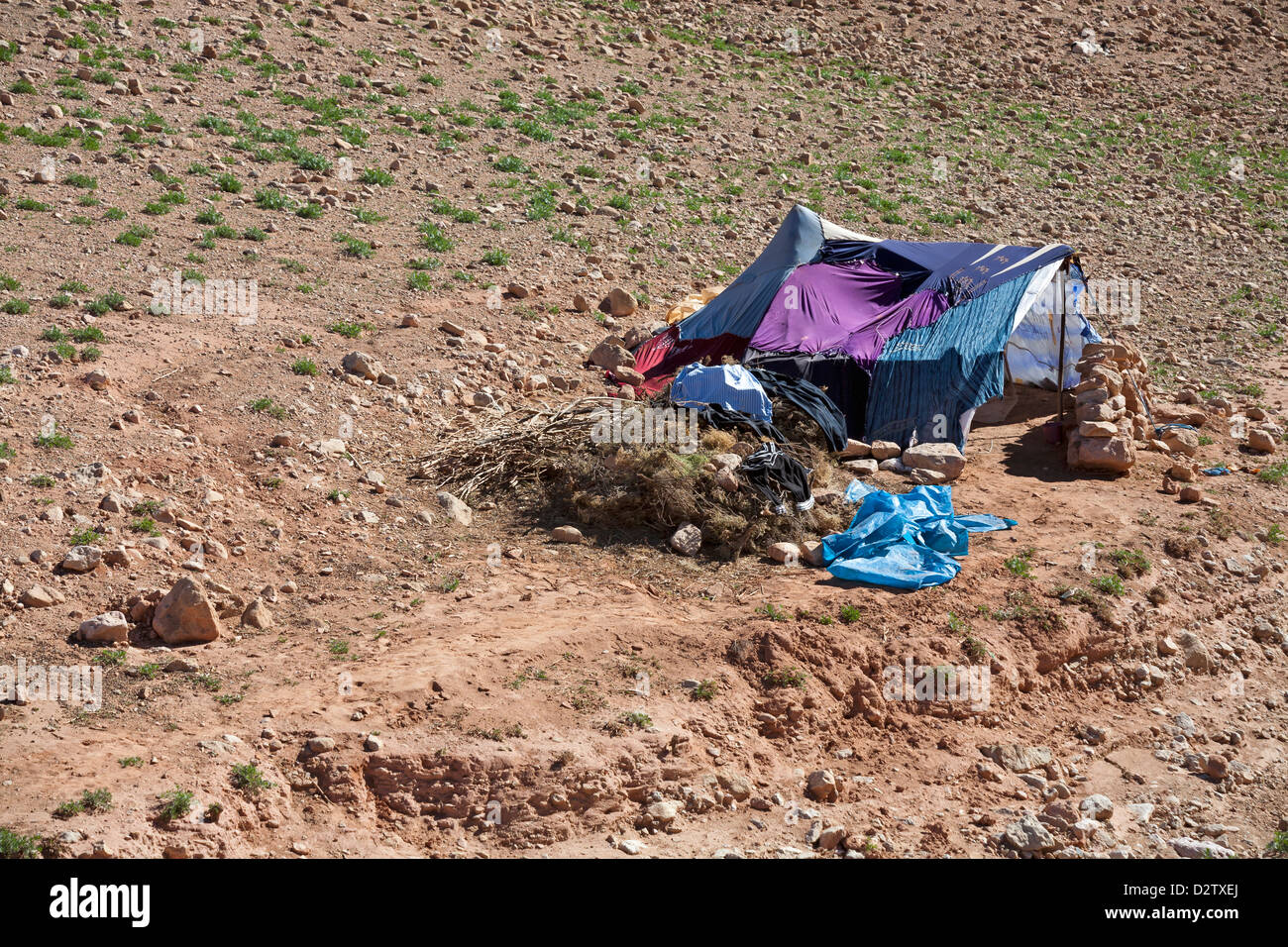 Viviendas y asentamientos de bereberes nómadas en el valle Boughrar, Marruecos, Norte de África Foto de stock
