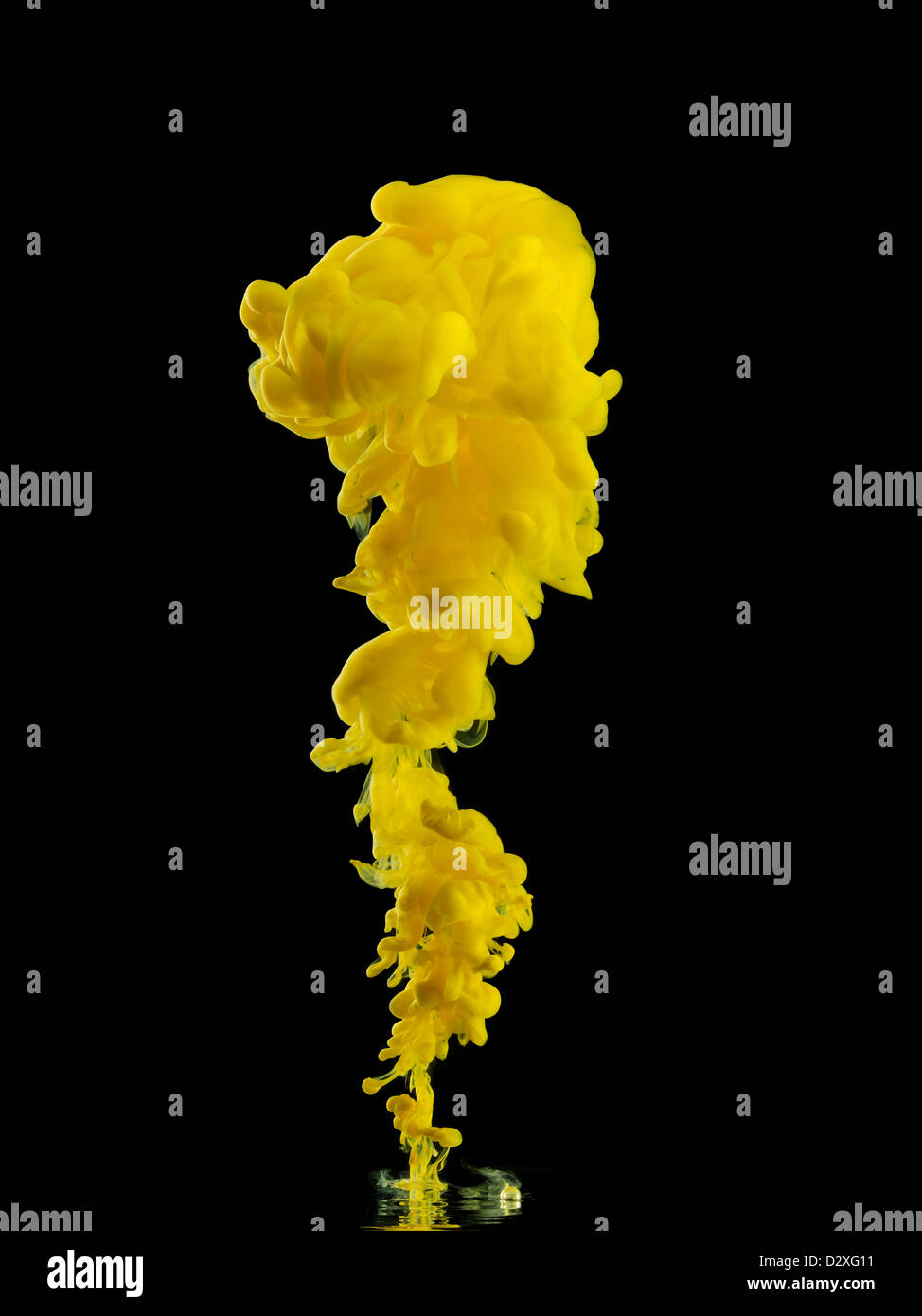 Penacho de humo amarillo Foto de stock