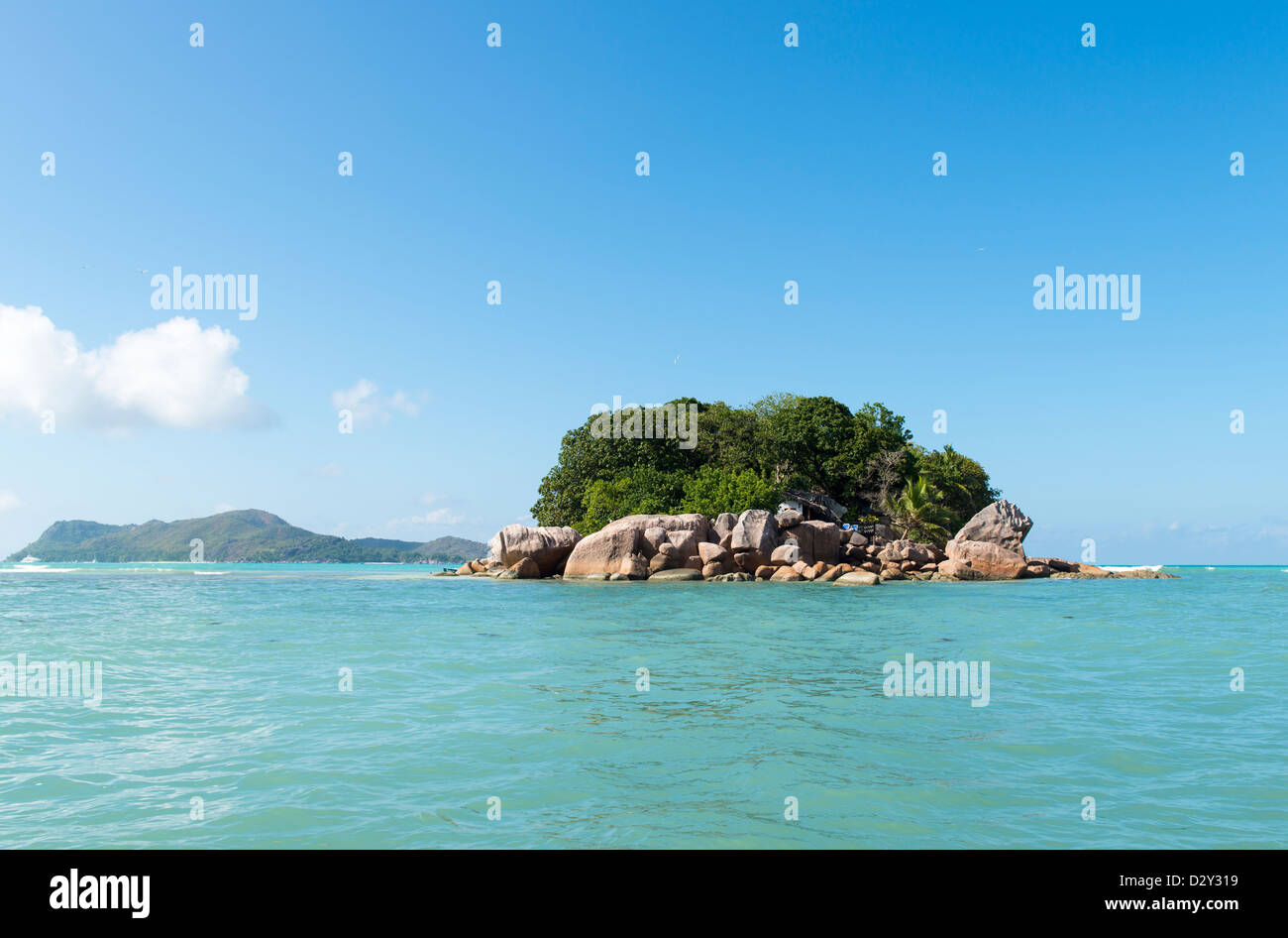 Poco hermosa isla en Seychelles Foto de stock