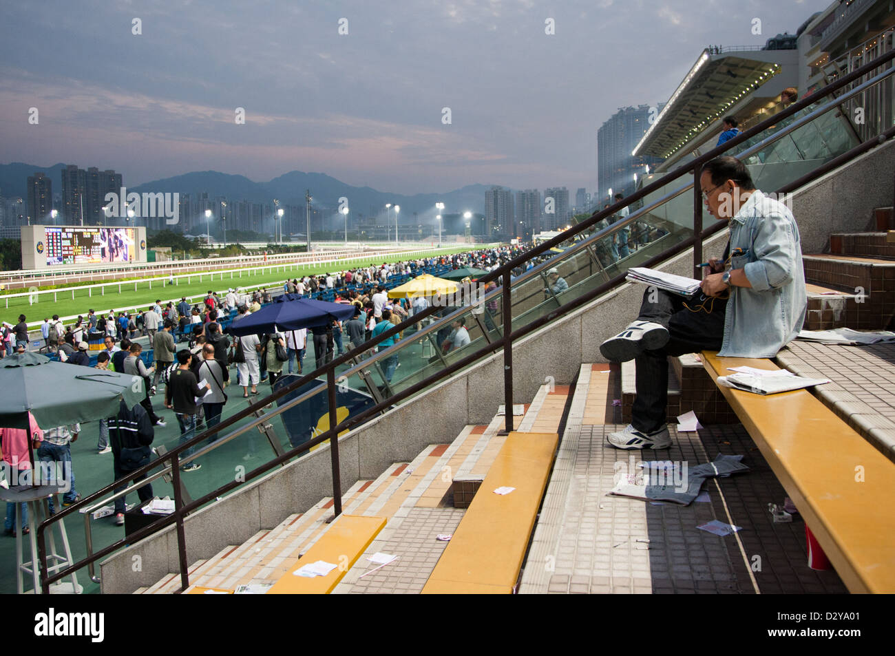 Sha Tin de caballos en el hipódromo de Hong Kong, China Foto de stock
